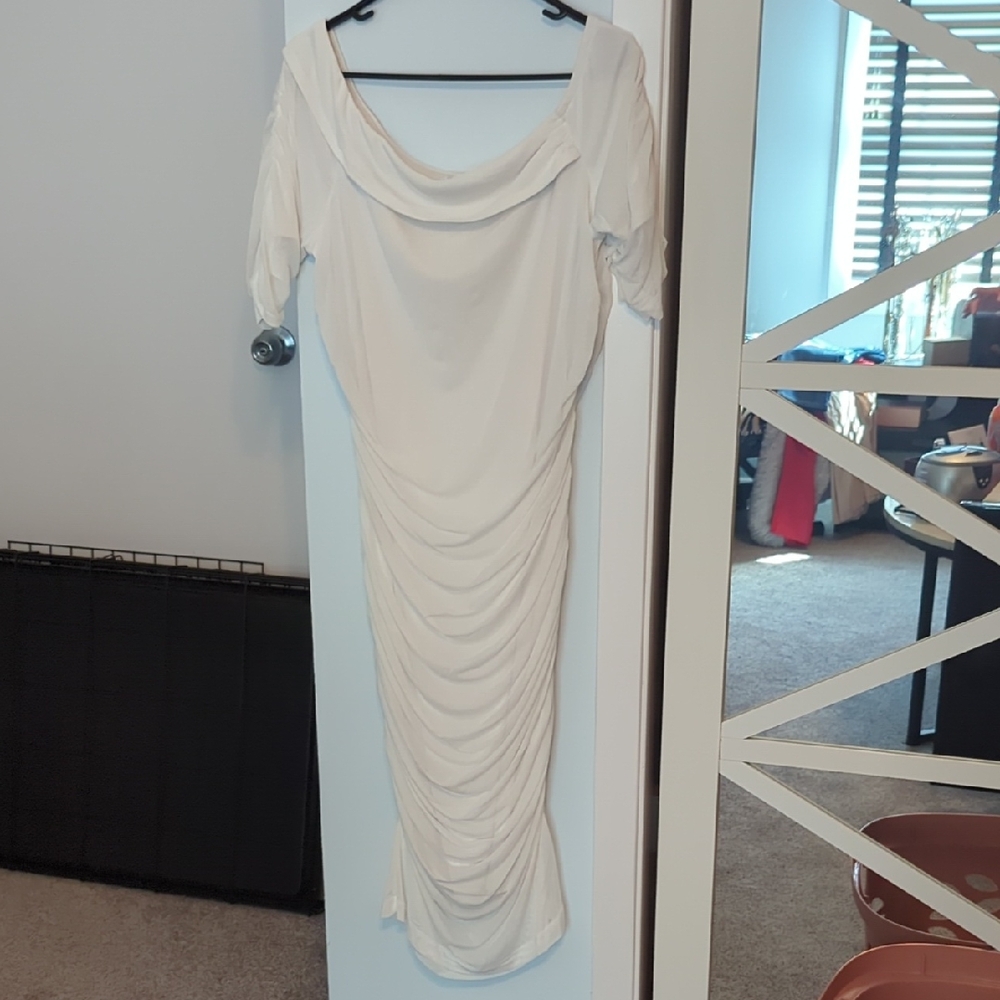 VENUS White Long Sleeve Dress